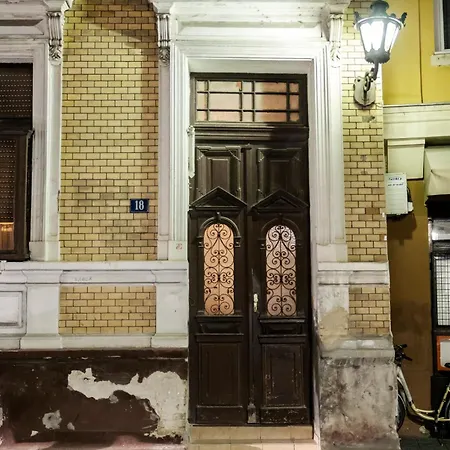 Central Hideaway Suite Novi Sad Exterior photo